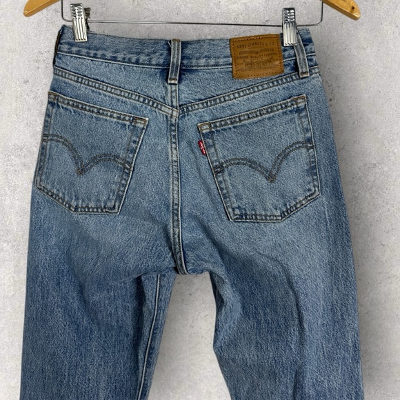 Levis Wedgie Button Fly High Rise Jeans Womens Size‎ 25 Raw Hem Denim Minimalist - Picture 7 of 10